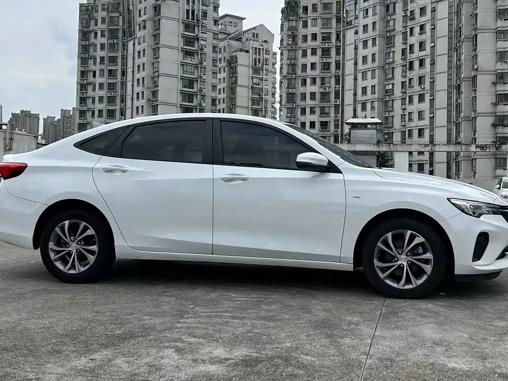 Buick Verano — миниатюра 12