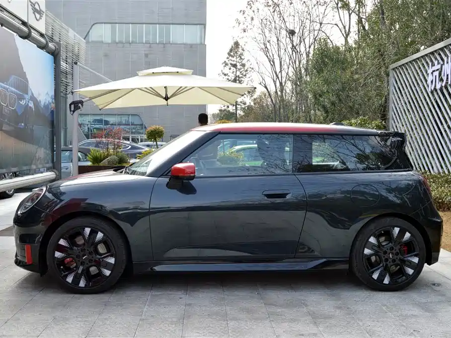 MINI ELECTRIC  JCW