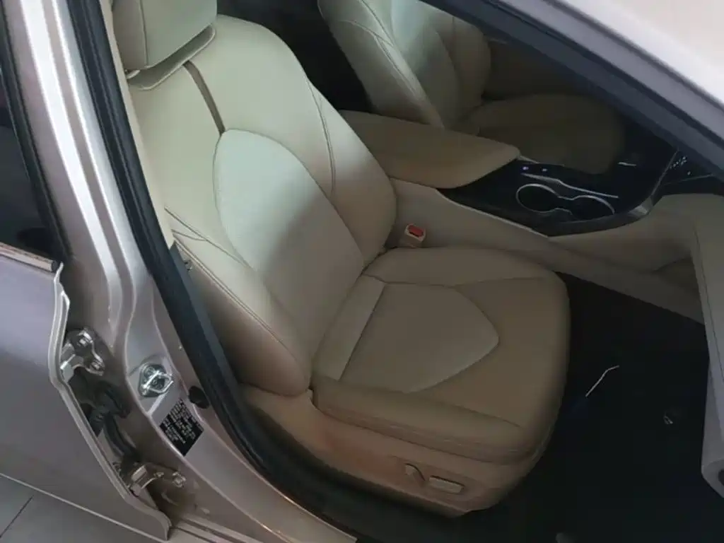 Toyota Camry — миниатюра 25