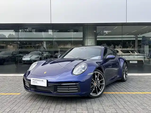 PORSCHE 911