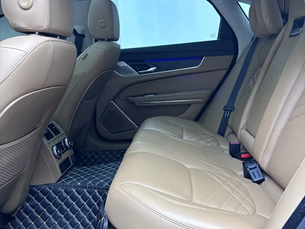 Jaguar XFL — миниатюра 9