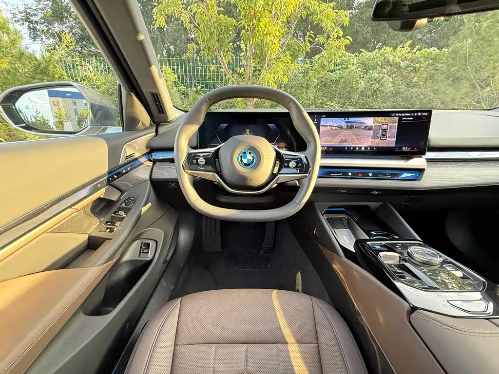 BMW i5 — миниатюра 21