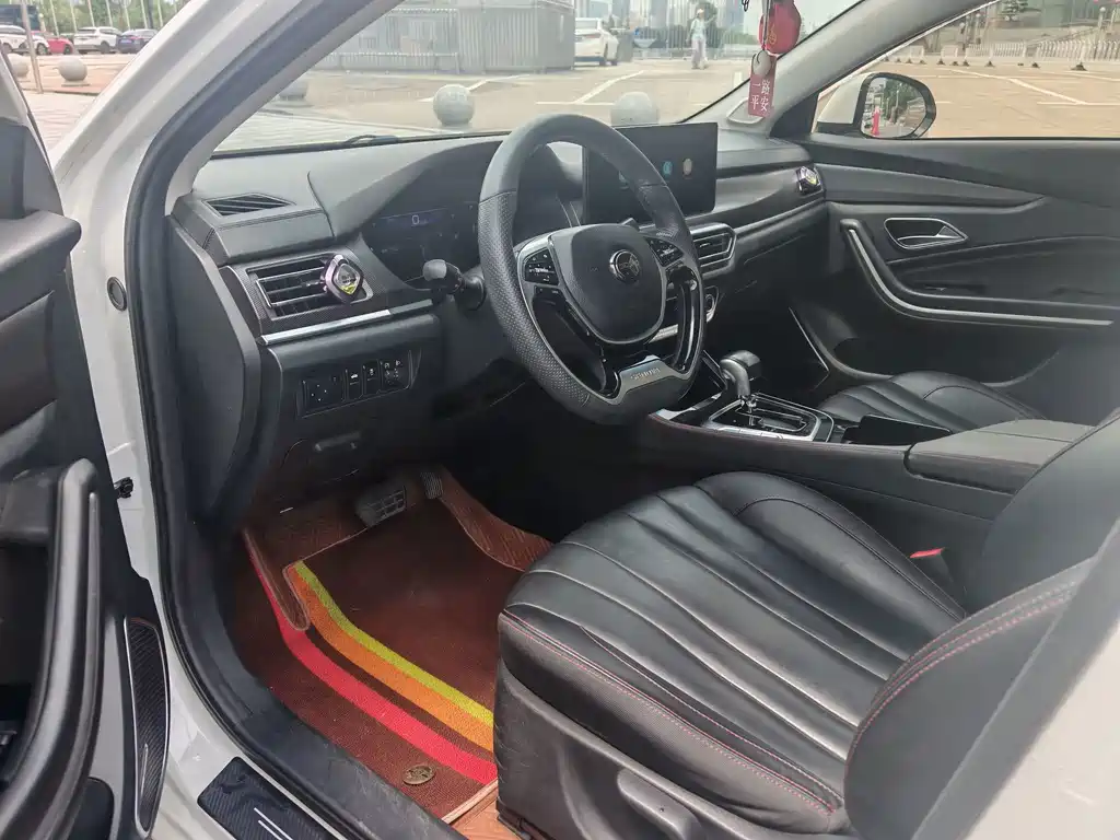 BAIC U7 — миниатюра 20