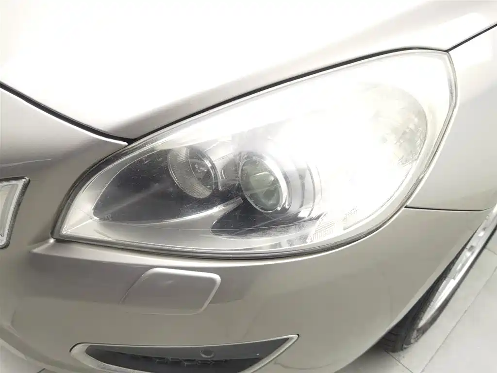 Volvo V60 2013 T5