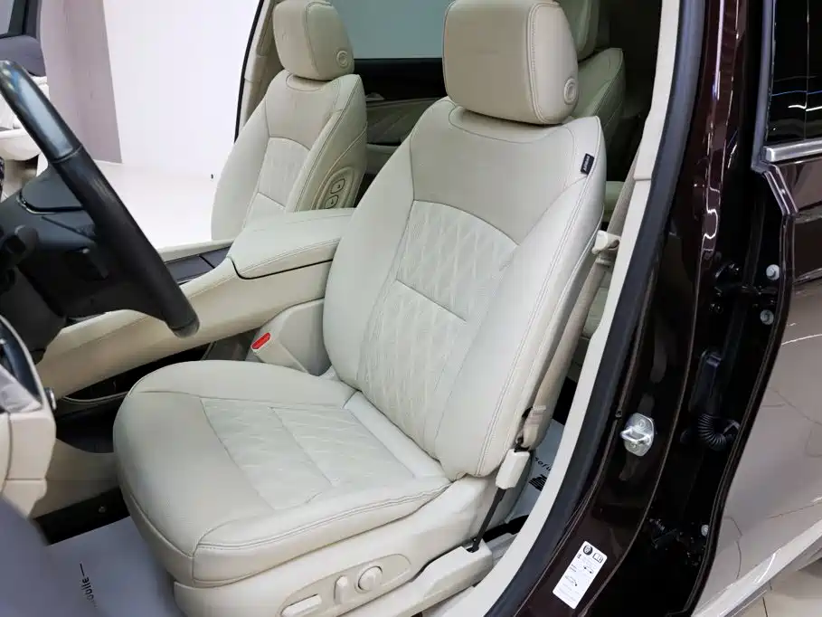 Buick Enclave — миниатюра 26