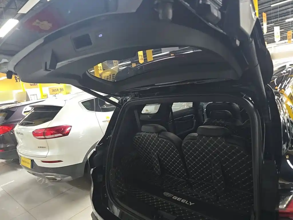Geely Haoyue L — миниатюра 15