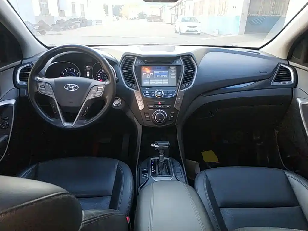 Hyundai Santa Fe — миниатюра 10