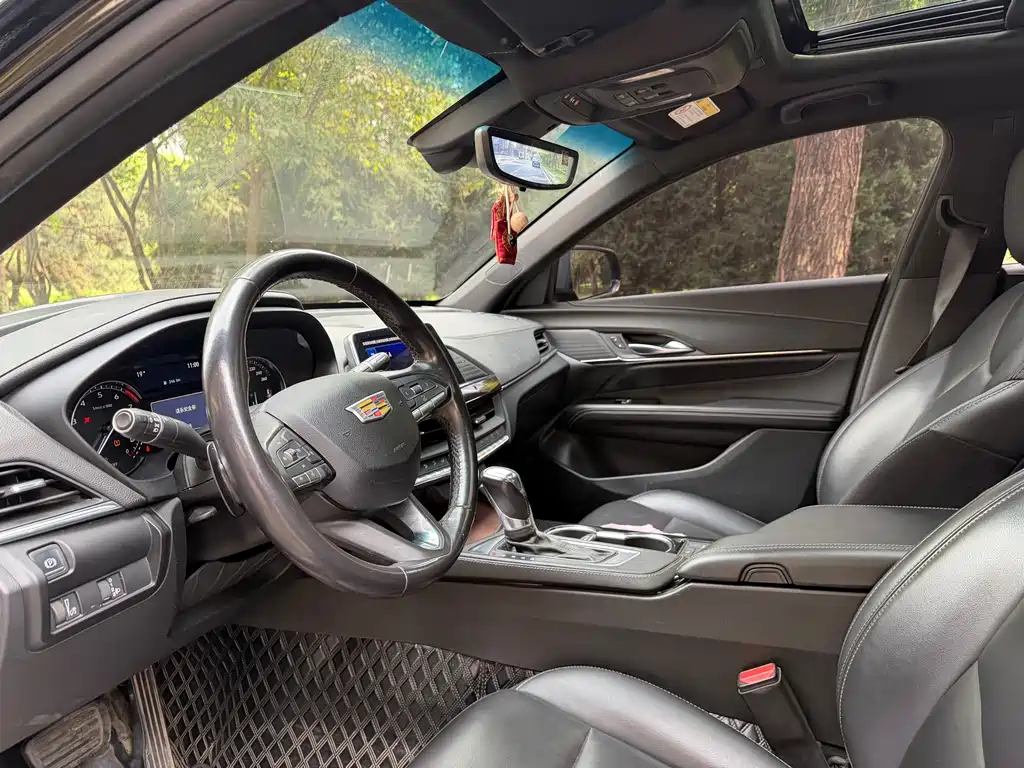 Cadillac CT4 2021 28T