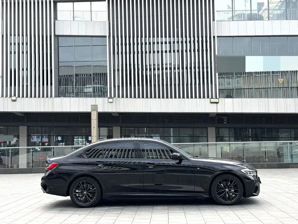 BMW 3 Series — миниатюра 4