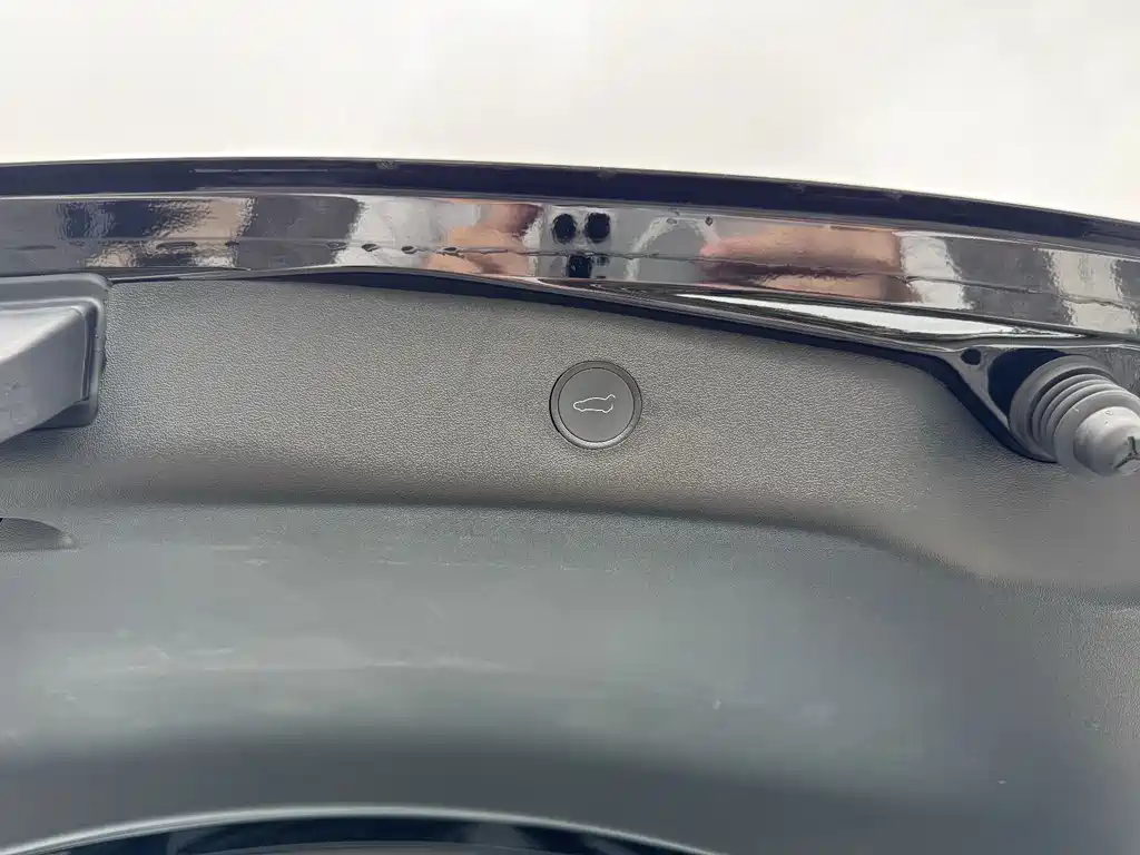 Tesla Model 3 — миниатюра 26