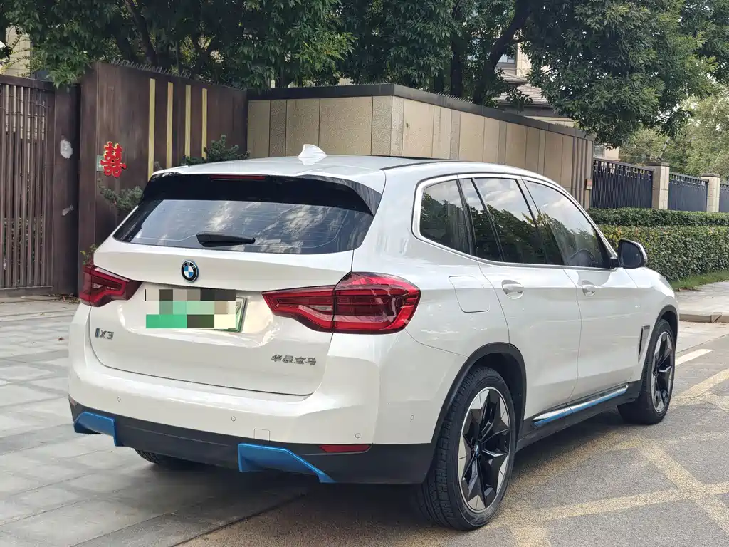 BMW iX3 — миниатюра 8