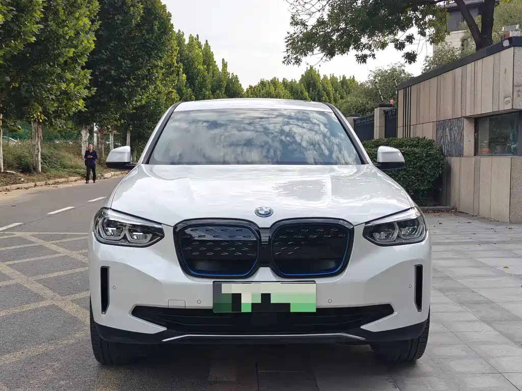 BMW iX3 — миниатюра 2