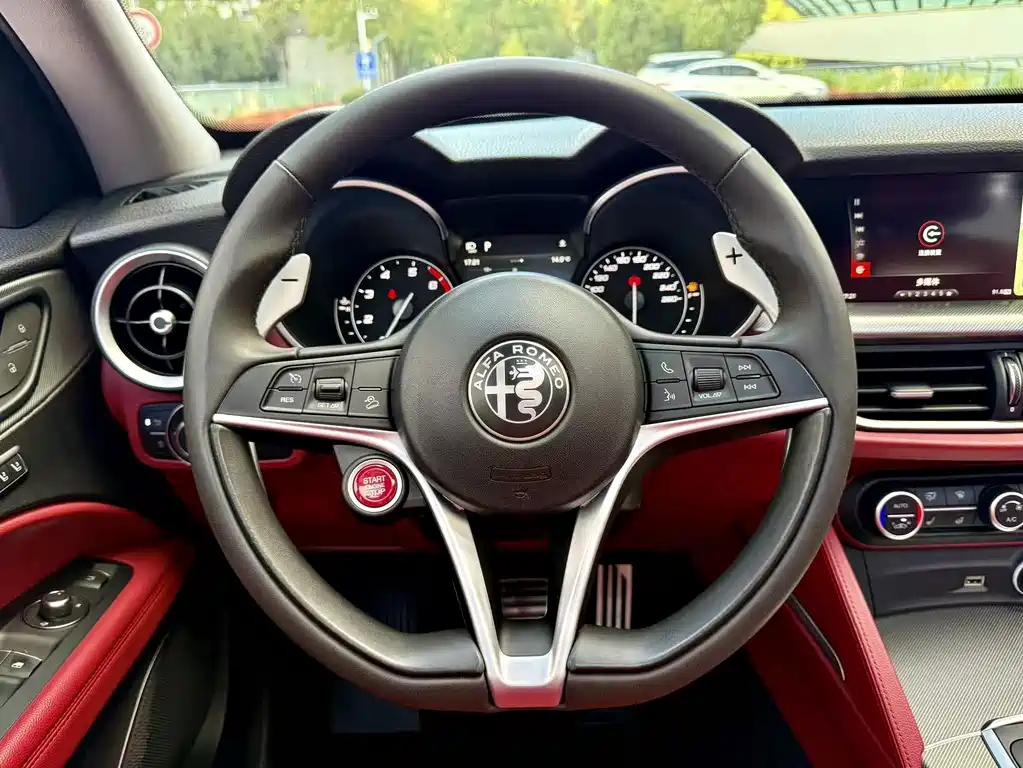 Alfa Romeo Stelvio — миниатюра 13