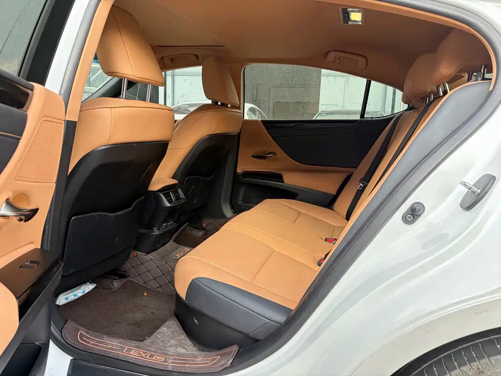 Lexus ES — миниатюра 5