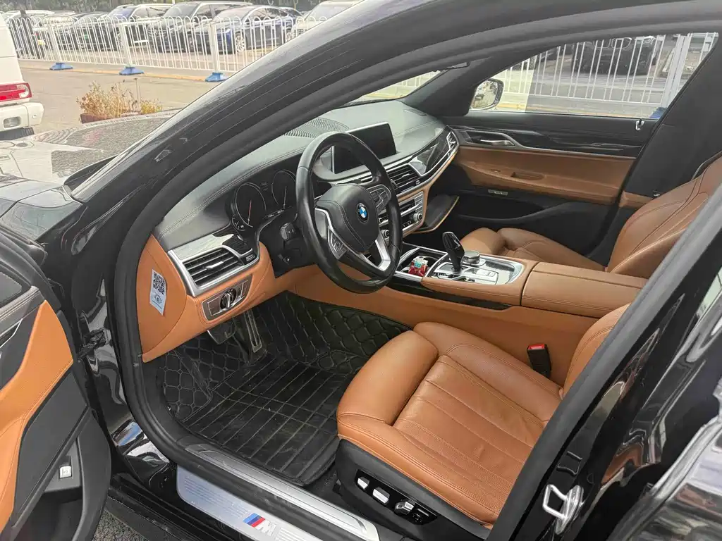 BMW 7 Series — миниатюра 3