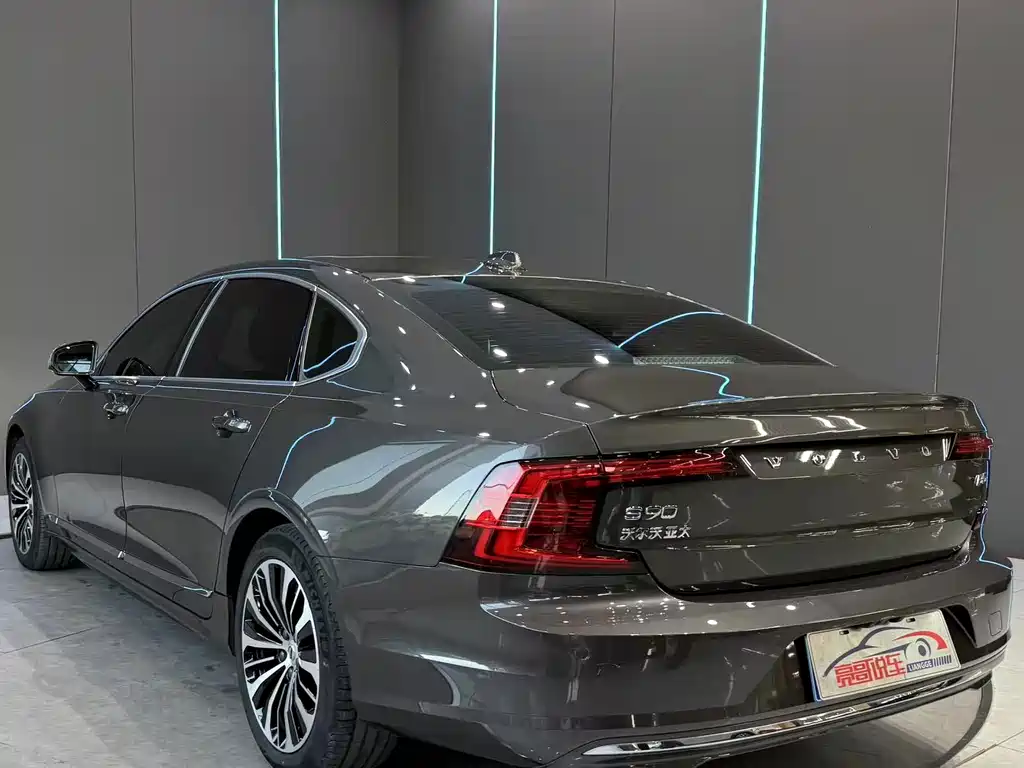 Volvo S90 — миниатюра 6