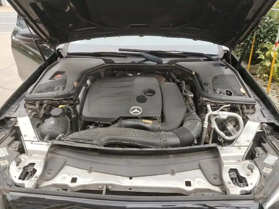 Mercedes-Benz E-Class — миниатюра 10