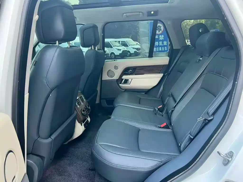 Land Rover Range Rover — миниатюра 5