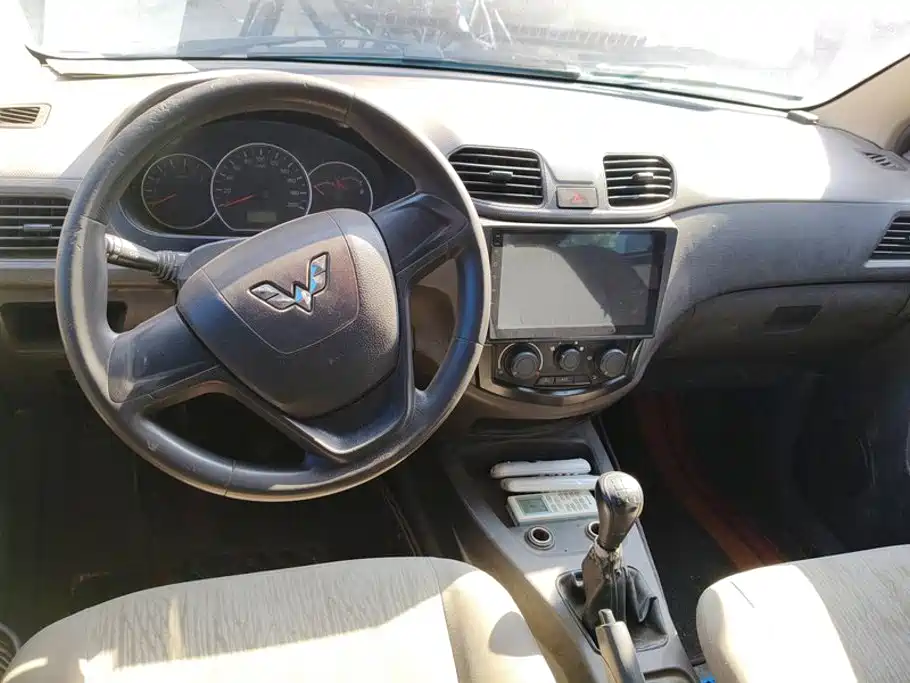 Wuling Hongguang — миниатюра 12