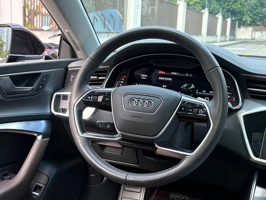 Audi A7L — миниатюра 12