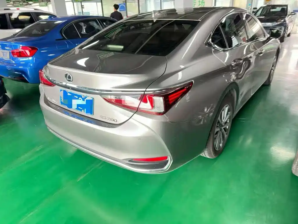 Lexus ES — миниатюра 4