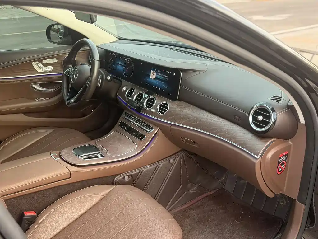 Mercedes-Benz E-Class — миниатюра 9