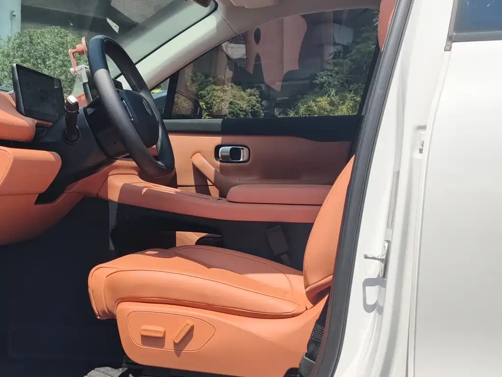 Leapmotor Leapmotor C10 — миниатюра 14