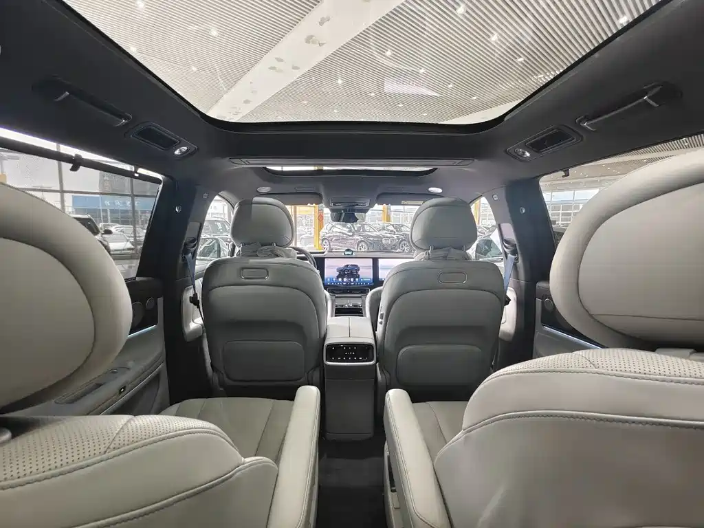 AITO ASK THE WORLD M9