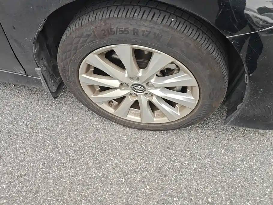 Toyota Camry — миниатюра 6