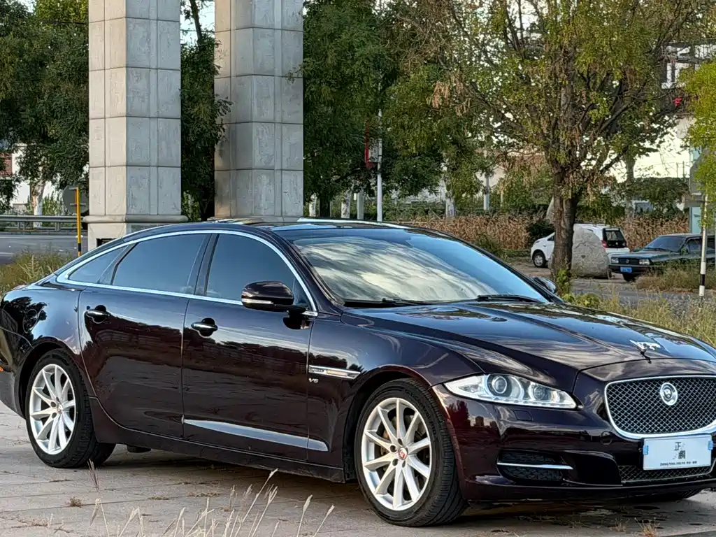 Jaguar XJ — миниатюра 3