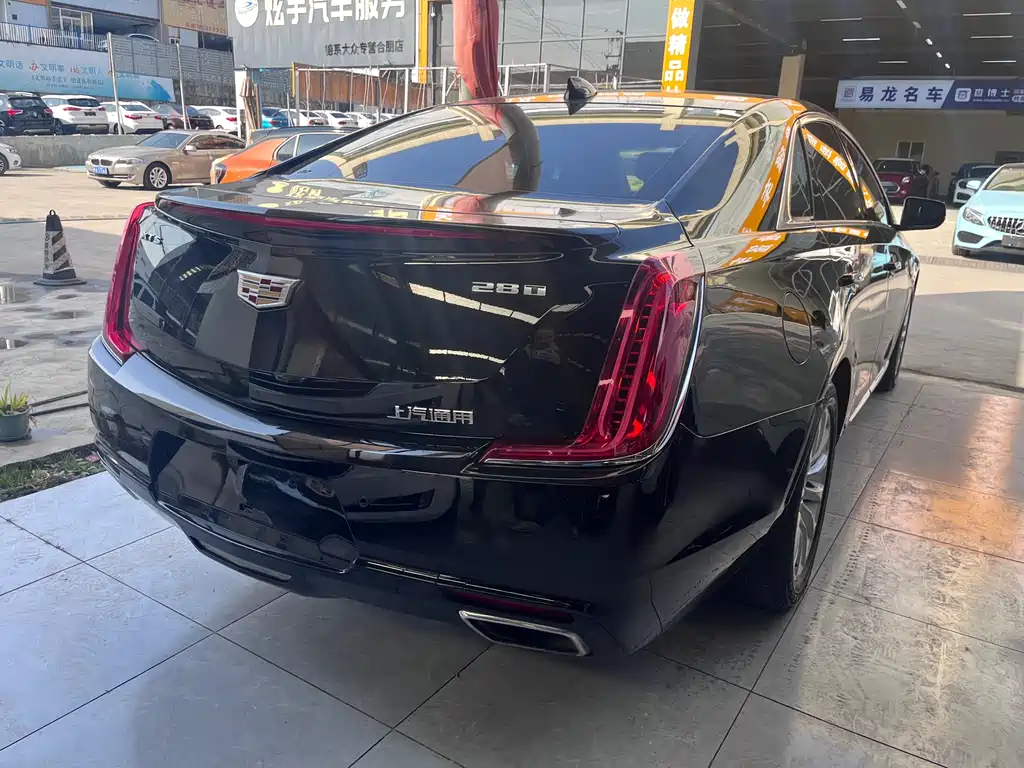 CADILLAC XTS