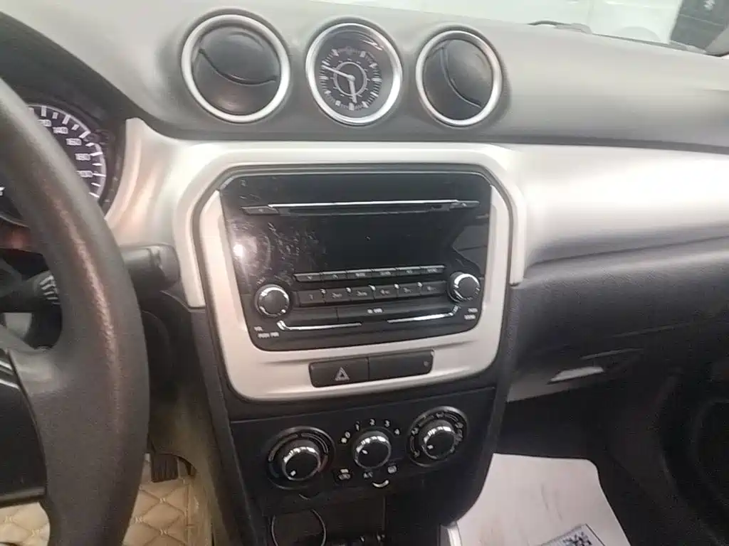 Suzuki Vitara — миниатюра 13