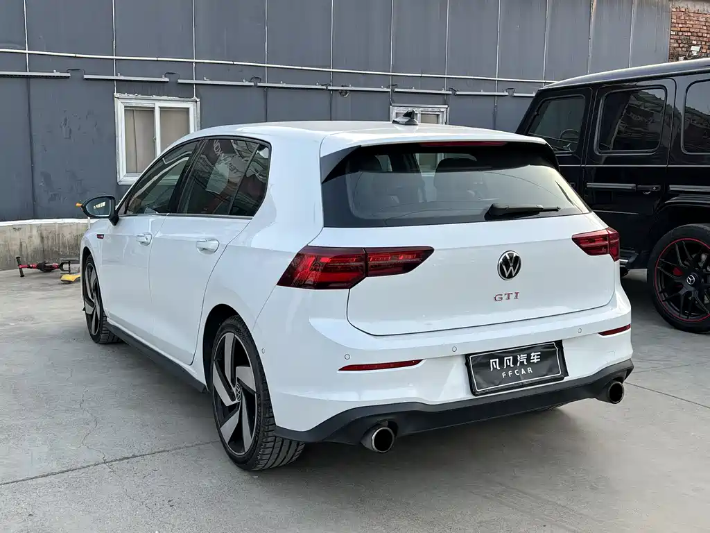 VOLKSWAGEN GOLF GTI