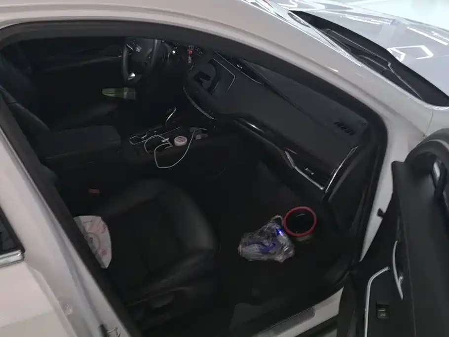 Cadillac XT4 — миниатюра 8