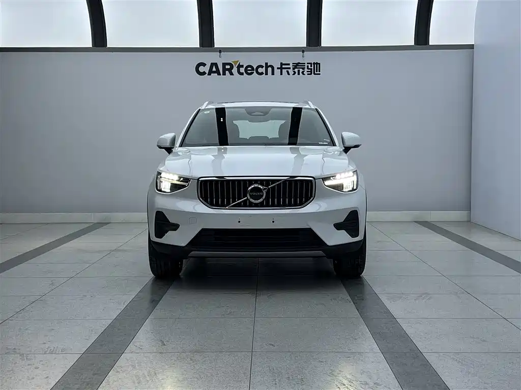 Volvo XC40 2024 B3 Luxury