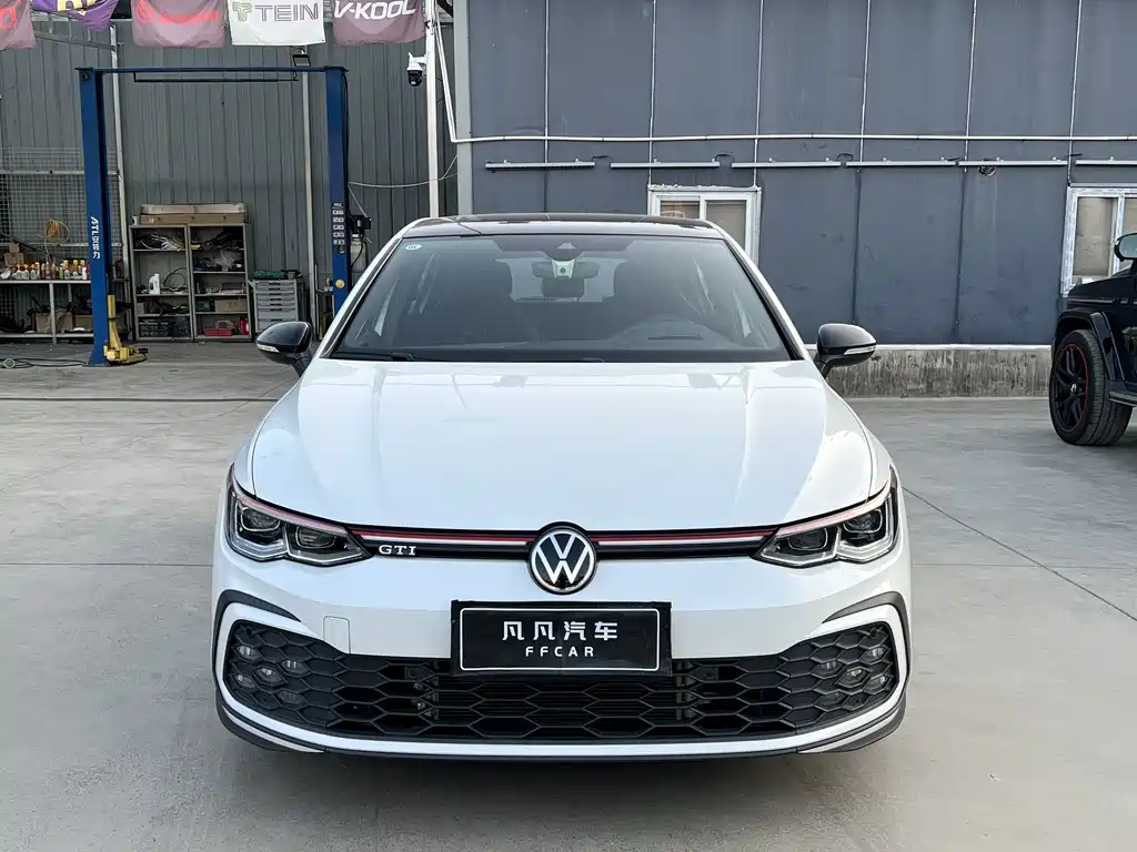 VOLKSWAGEN GOLF GTI