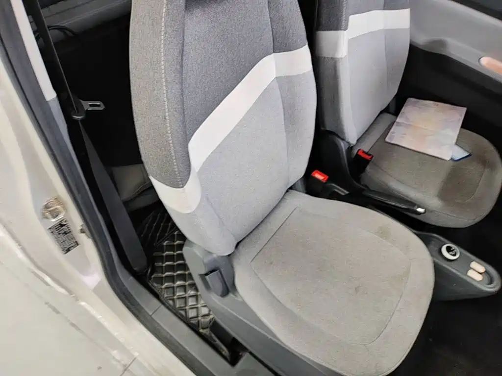 Wuling MINIEV — миниатюра 25