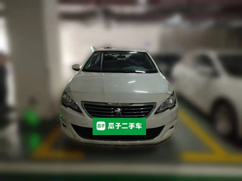 Peugeot 408 2015 1.2T AT Luxury