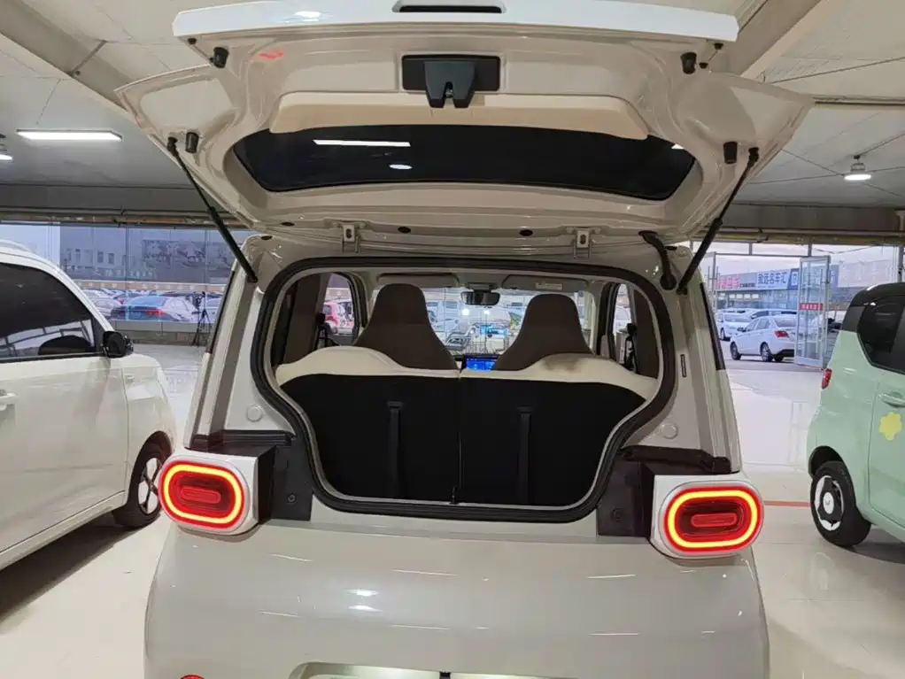 Wuling MINIEV — миниатюра 19