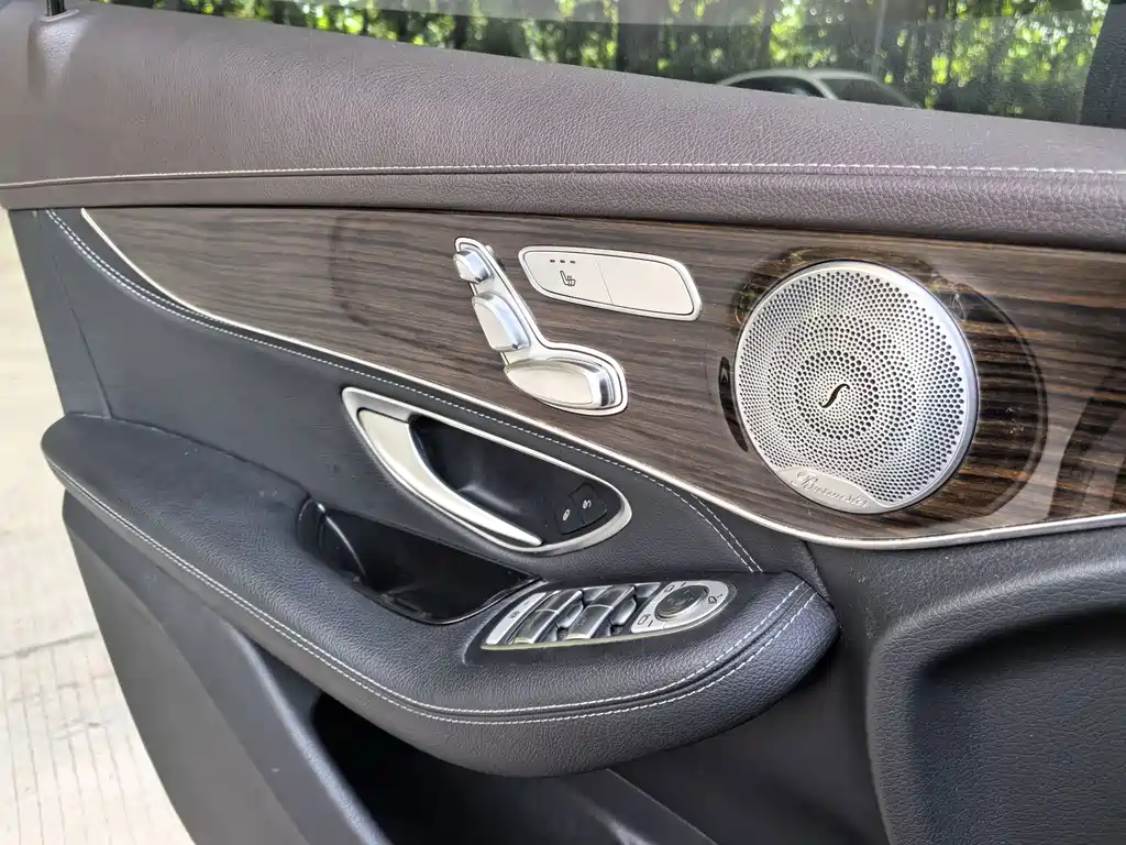 Mercedes-Benz GLC — миниатюра 9