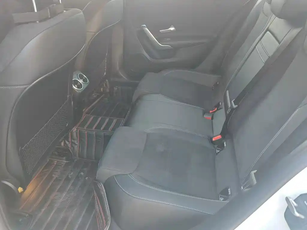 Mercedes-Benz A-Class — миниатюра 6