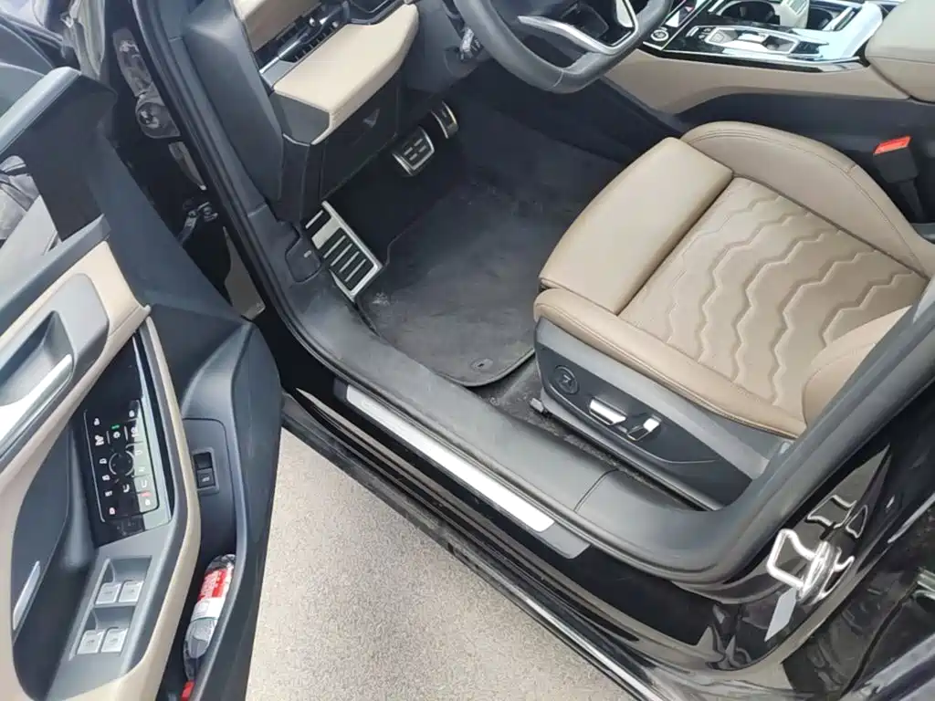 Audi Q6L e-tron — миниатюра 21