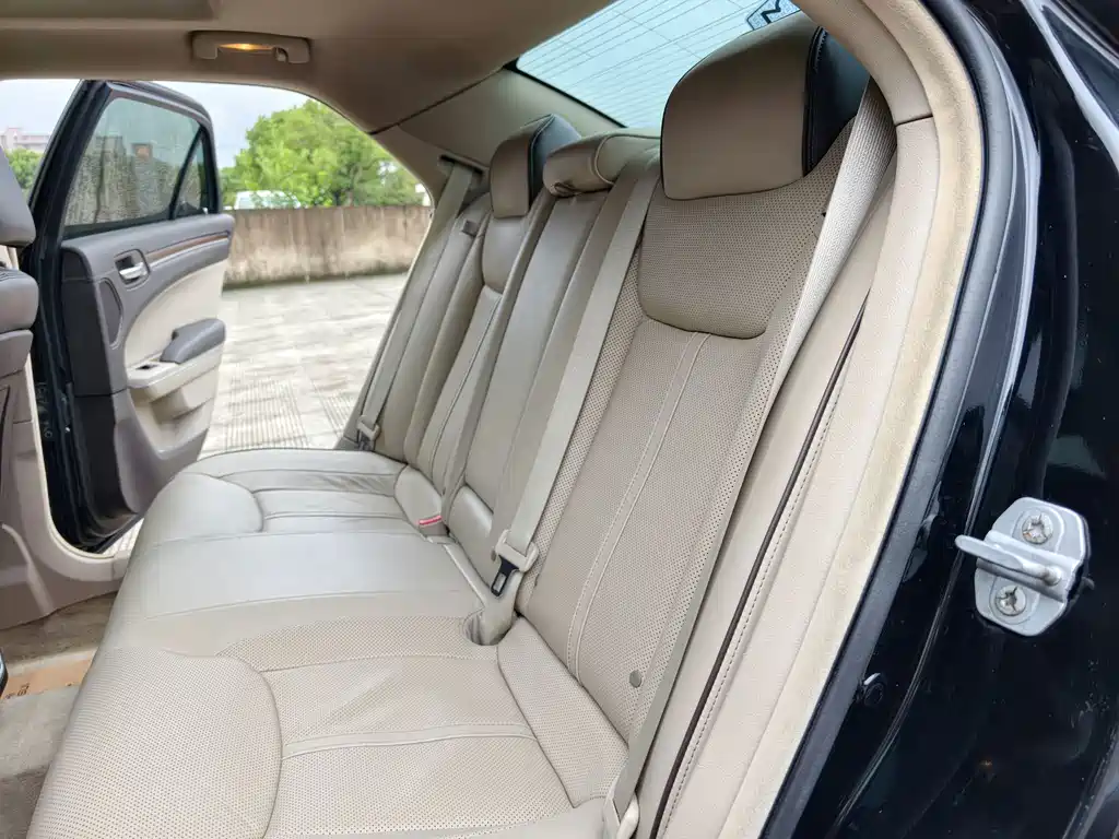 Chrysler 300C — миниатюра 20