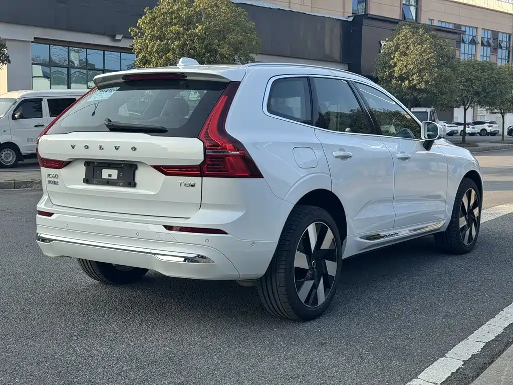 VOLVO XC60 PLUG IN HYBRID