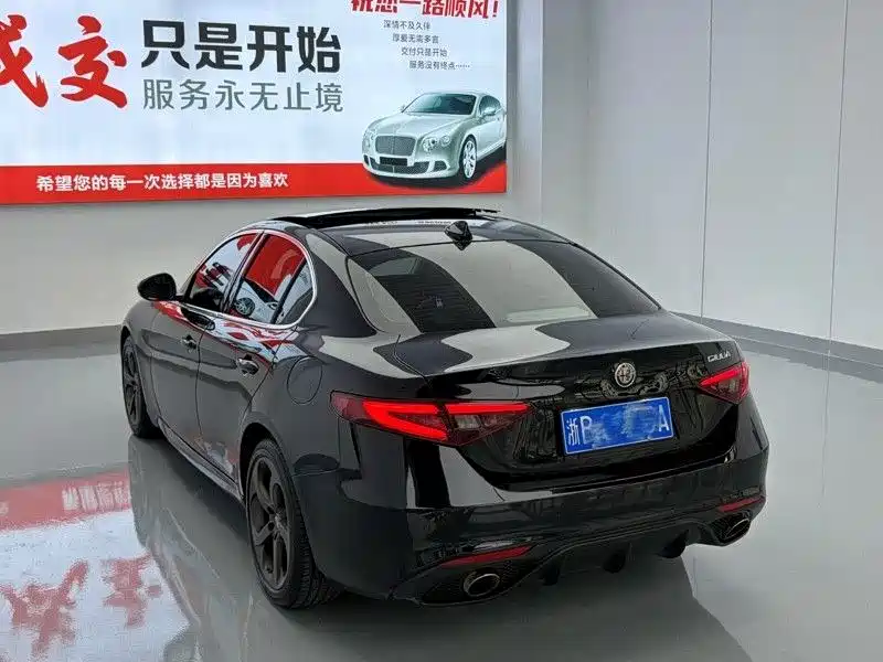 Alfa Romeo Giulia — миниатюра 8