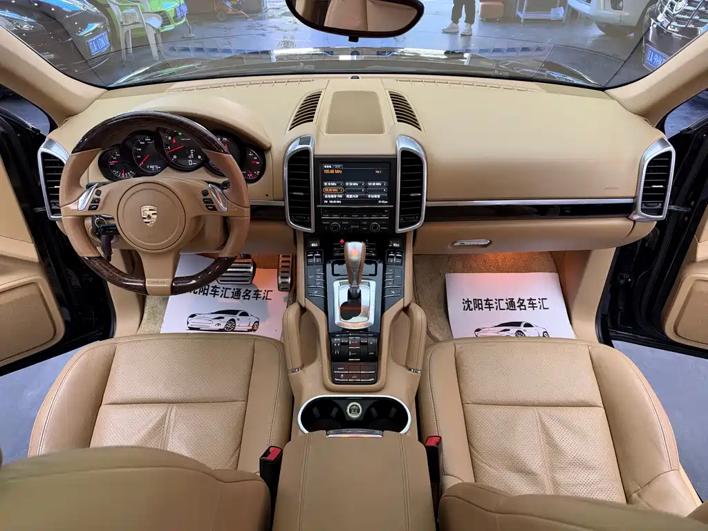 Porsche Cayenne — миниатюра 15