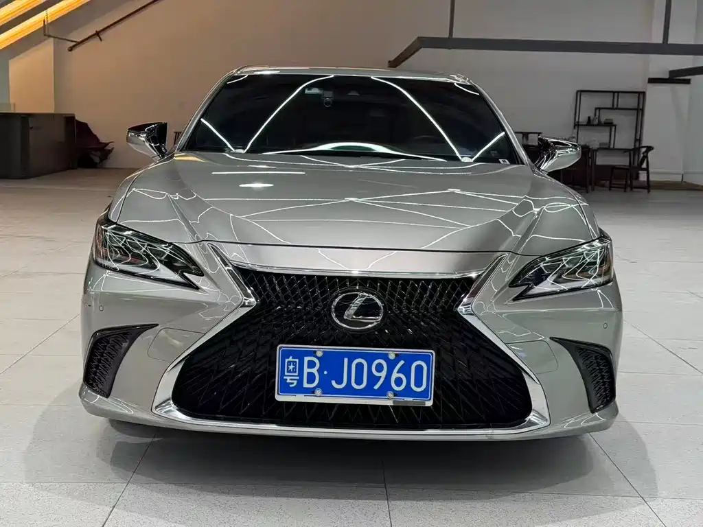 Lexus ES 2020 200