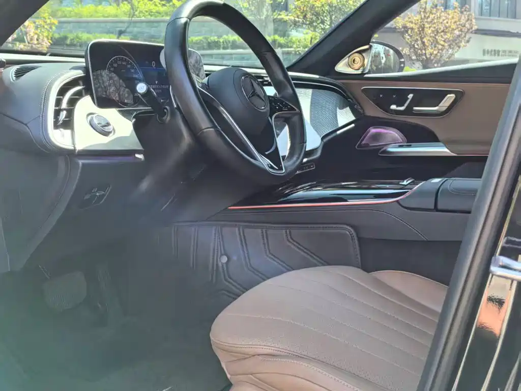 Mercedes-Benz E-Class - фото 7