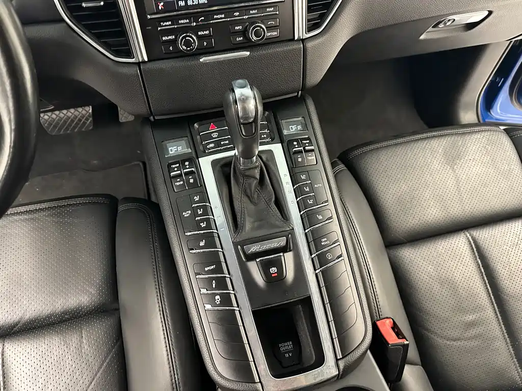 Porsche Macan — миниатюра 19