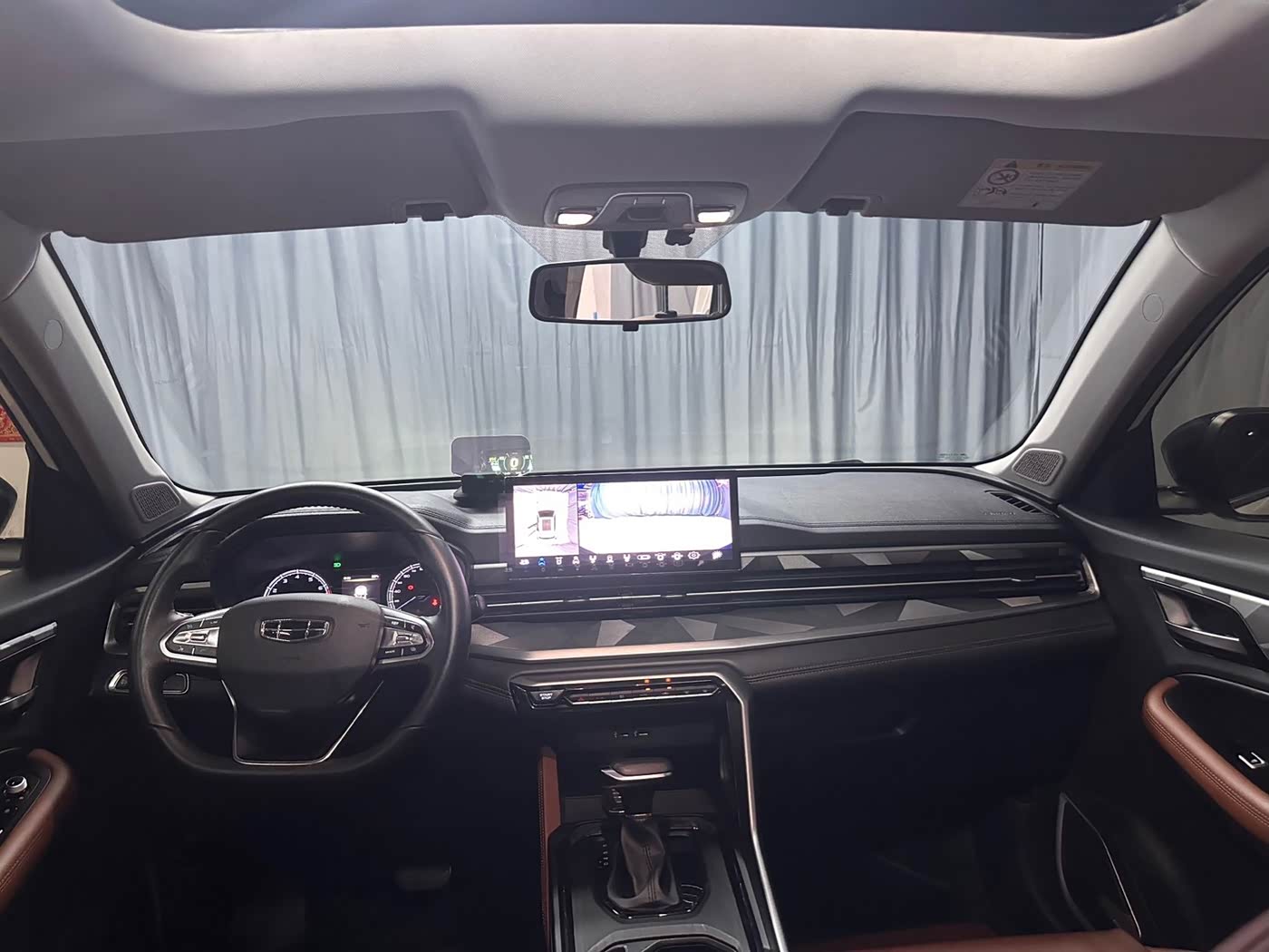 Geely Emgrand X6 1.4 л 2023 г. Белый, пробег 24000 км